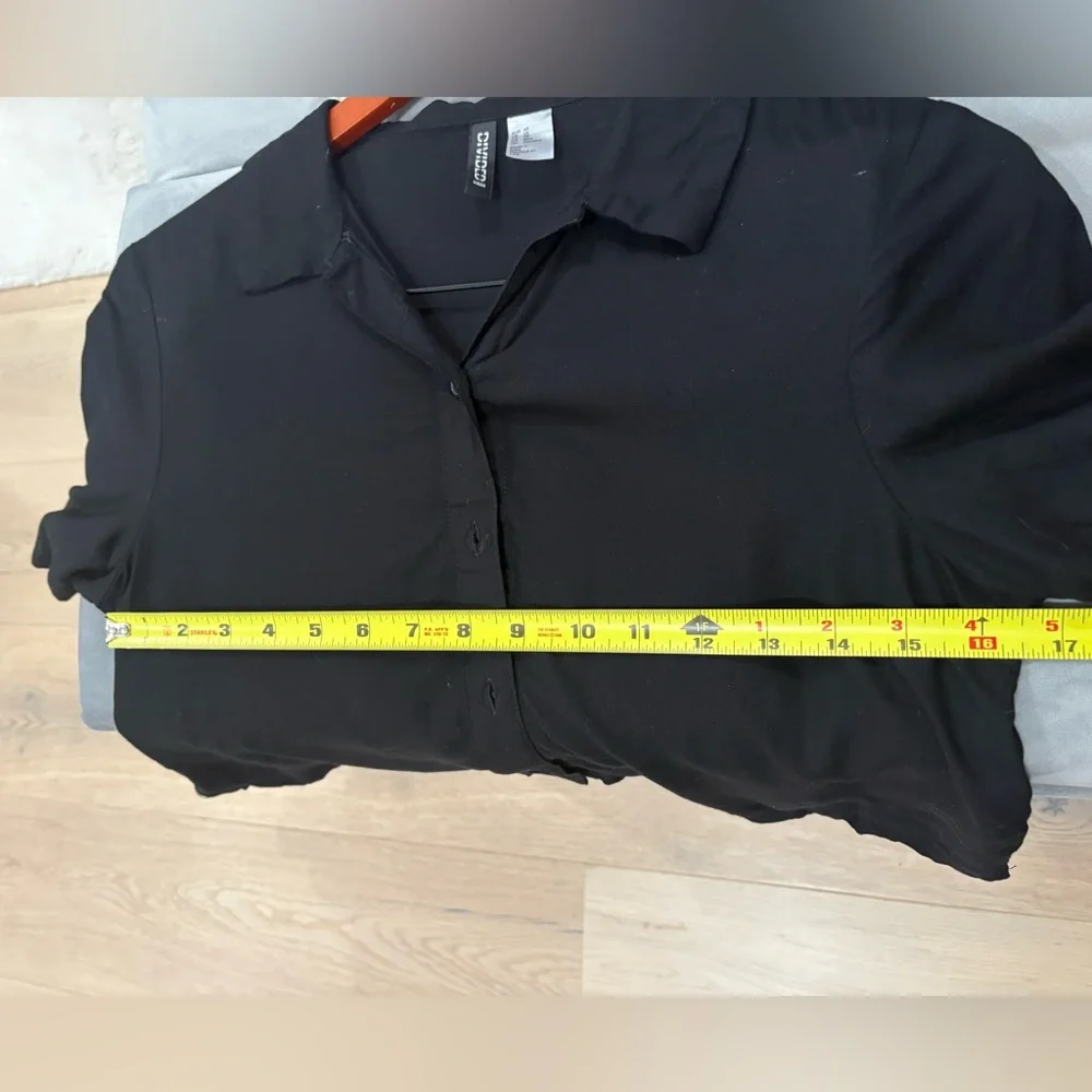 H&M Black Women's Cropped Button-Up Shirt size XS - Picture 4 of 4